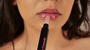 Can a Lip Plumper Create the Appearance of Lip Fillers?