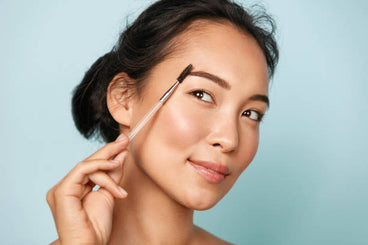 How to Make Eyebrow Makeup Look Natural and Not Harsh?