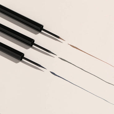 How to Choose the Right Shade of Eyeliner (Black, Brown, Colored)?