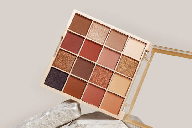 Matte and shimmer Eye shadows in a palette