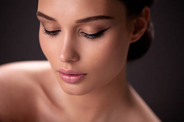 How to Make Eyeliner Last All Day – Long Wear Eyeliner Tips