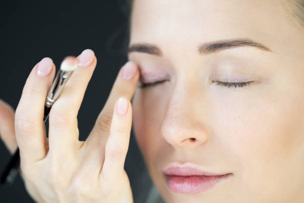 How Do You Apply Eye Primer Correctly?