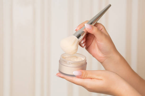 Should I Use Face Powder Before or After Foundation?
