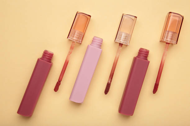 Long-lasting liquid eyeshadows in multiple colors