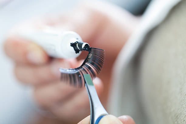 Do I Need an Applicator to Apply False Eyelashes?