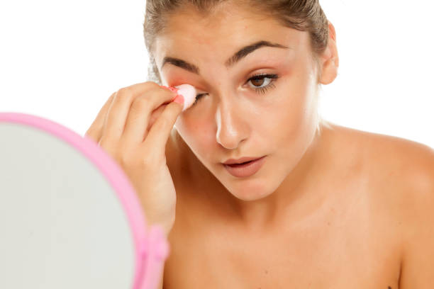 Can I Remove False Eyelashes Without Damaging My Natural Lashes?