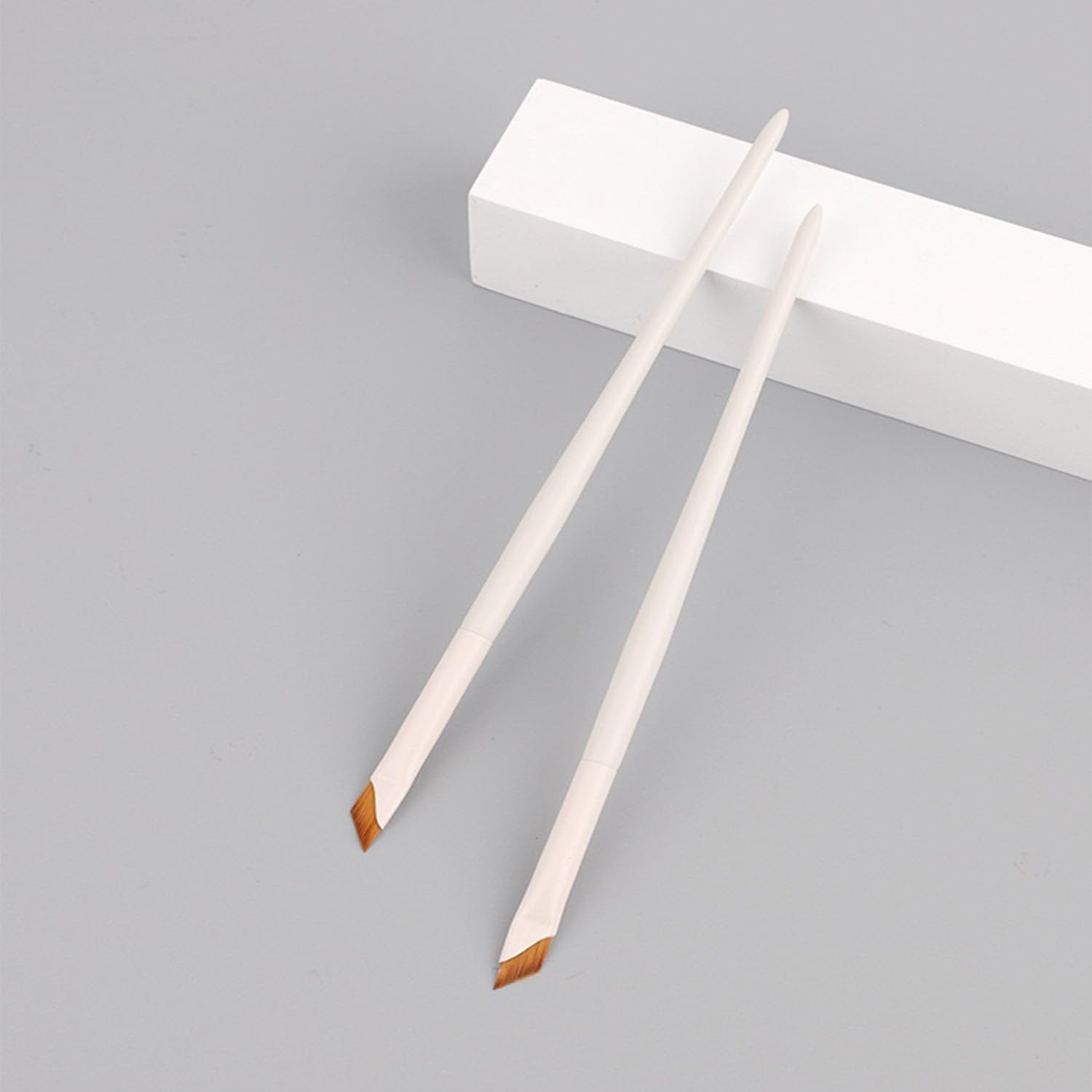 2 Pack Blade Eyeliner Brush Set, Ultra Thin Precision Angled Eyebrow Brushes with Synthetic Nylon Bristles,White