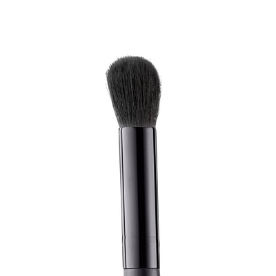 e.l.f. Flawless Concealer Brush, Round Shaped Brush For A Smooth, Airbrushed Look, Great For Blending & Highlighting, Vegan & Cruelty-Free