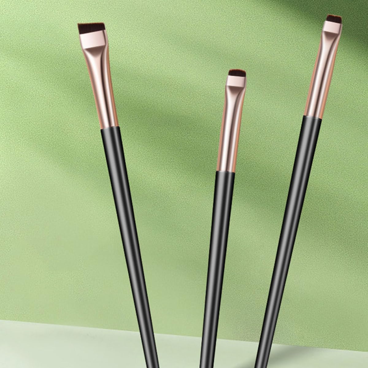 NULYLU 6pcs Angled Eyeliner Brush Set Black Gold Eye Makeup Kit Precision Eye Makeup Tool for Women Suitable