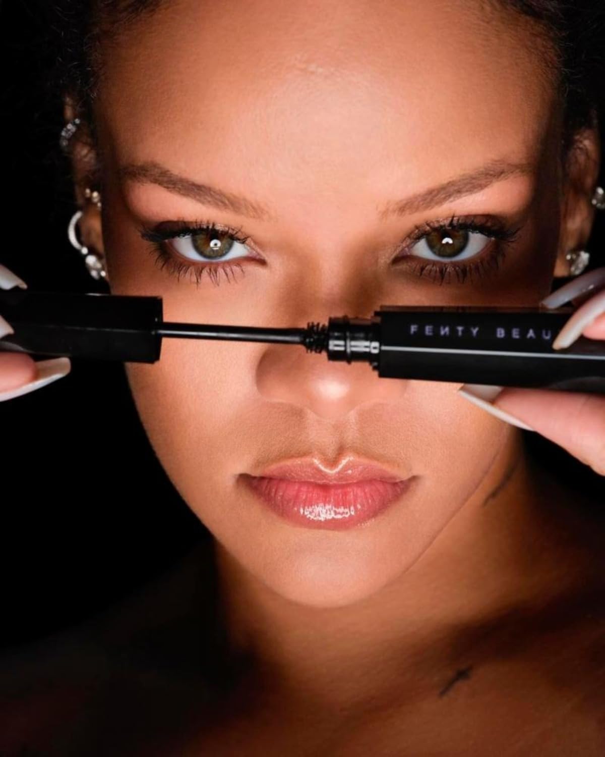 Hella Thicc Volumizing Mascara Deluxe Sample - Cuz I'm Black