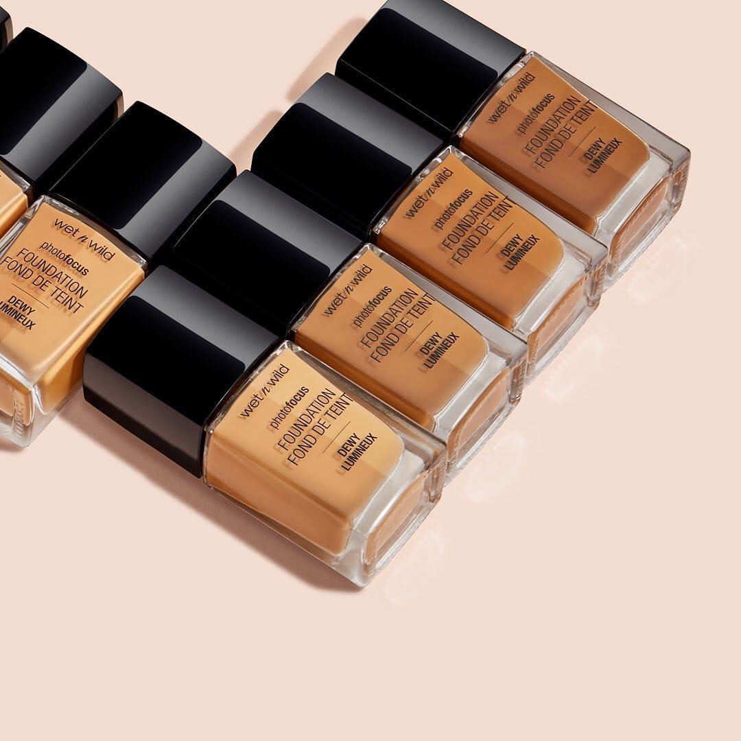 wet n wild Photo Focus Dewy Liquid Foundation Makeup, Soft Beige (Packaging May vary)