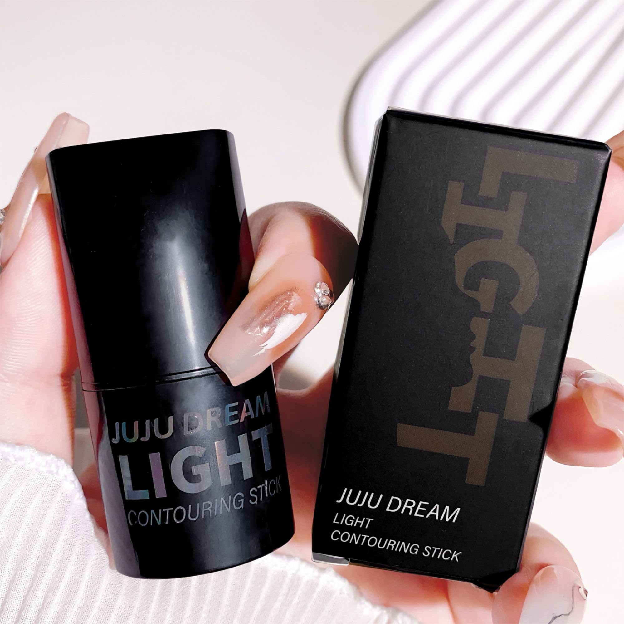 Cool-Toned Cream Contour Stick for Fair Skin, Matte Sculpting Makeup Stick, Lightweight & Buildable, Non-Comedogenic, Travel-Friendly Twist-Up (#01)