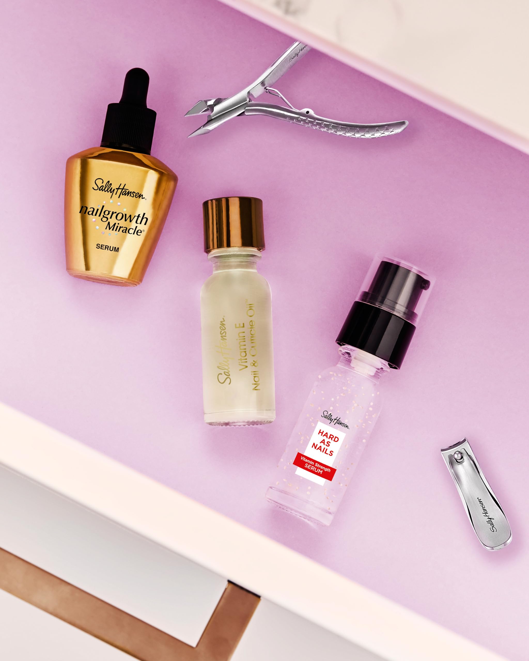 Sally Hansen Nail Treatment Vitamin E Nail & Cuticle Oil™ | Enriched with Natural Essential Oils & Vitamin E | Deeply Nourishes & Conditions Dry Nails & Cuticles