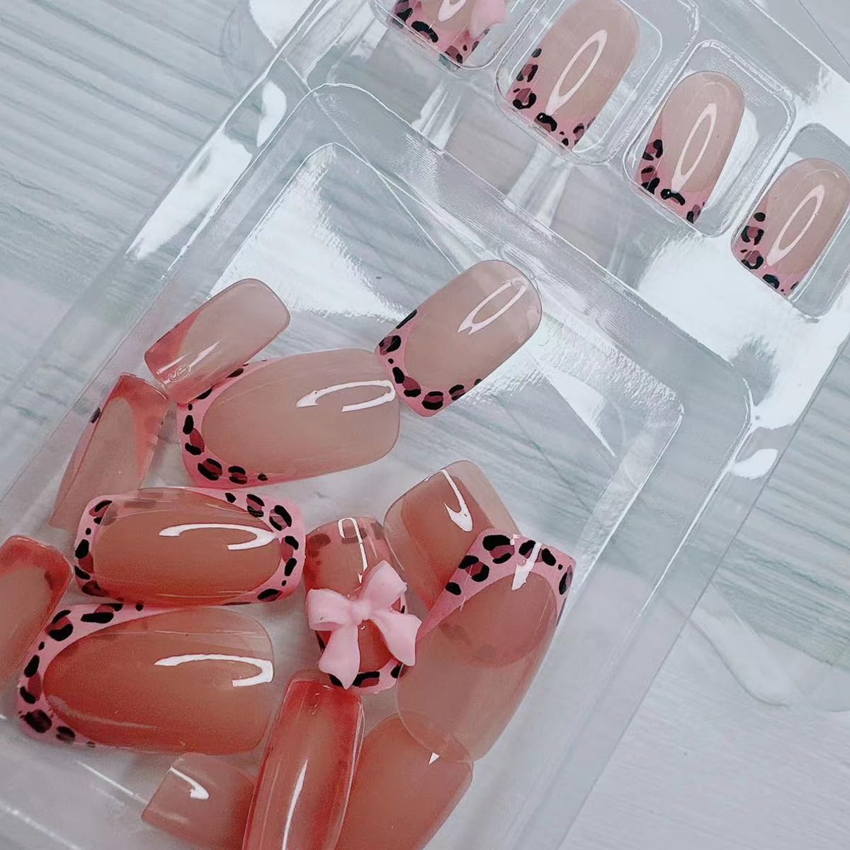 24Pcs Leopard French Tip Press on Nails Short Square Fake Nails Pink Glossy Bow Designs Full Cover Nude Glue on Nails Cute False Nail Stick on Nail for Women Girls Medium Manicure Decorations
