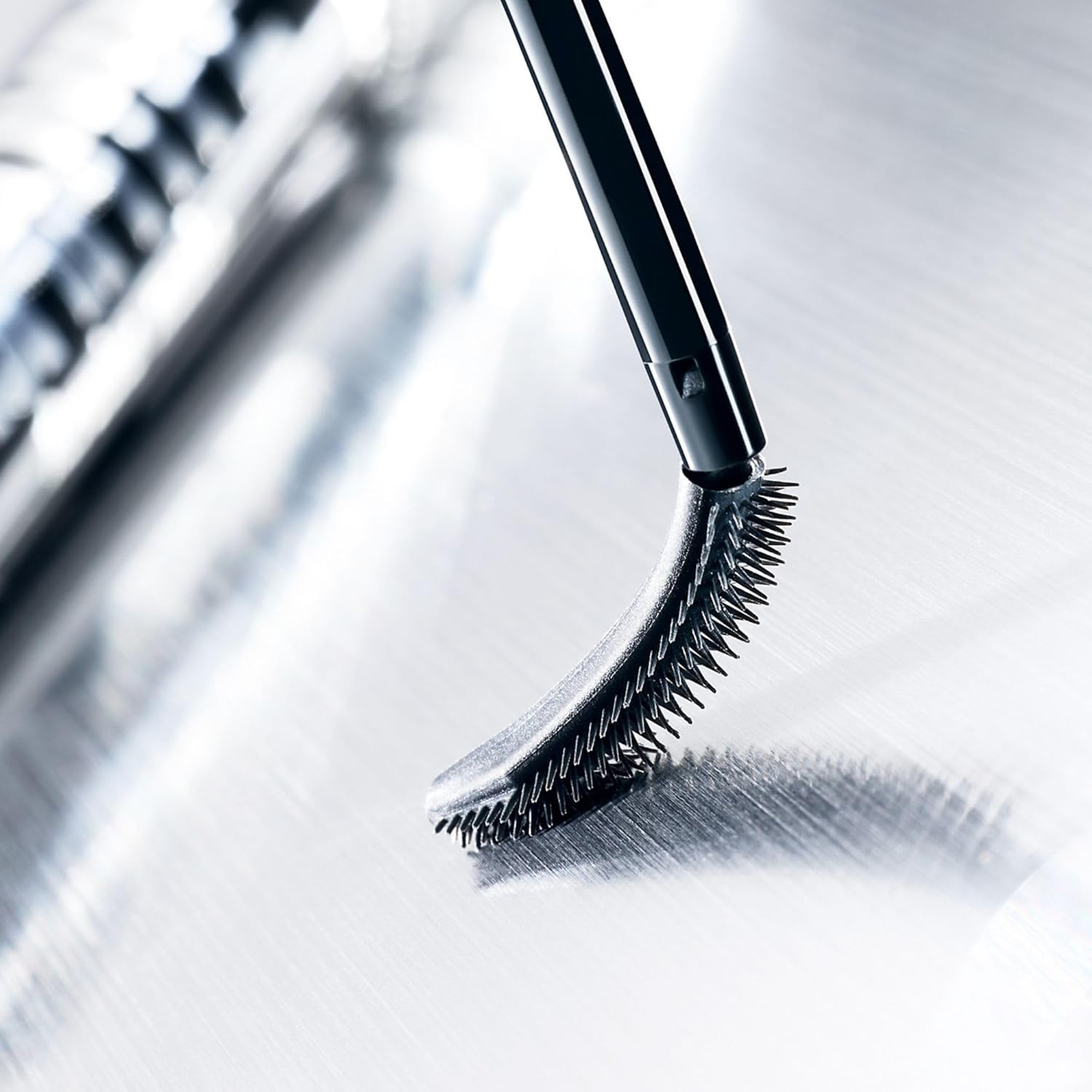 HEROINE MAKE by KISSME Lash Hype, Long-Lasting 3D Lashes for Lift & Define Mascara, Black