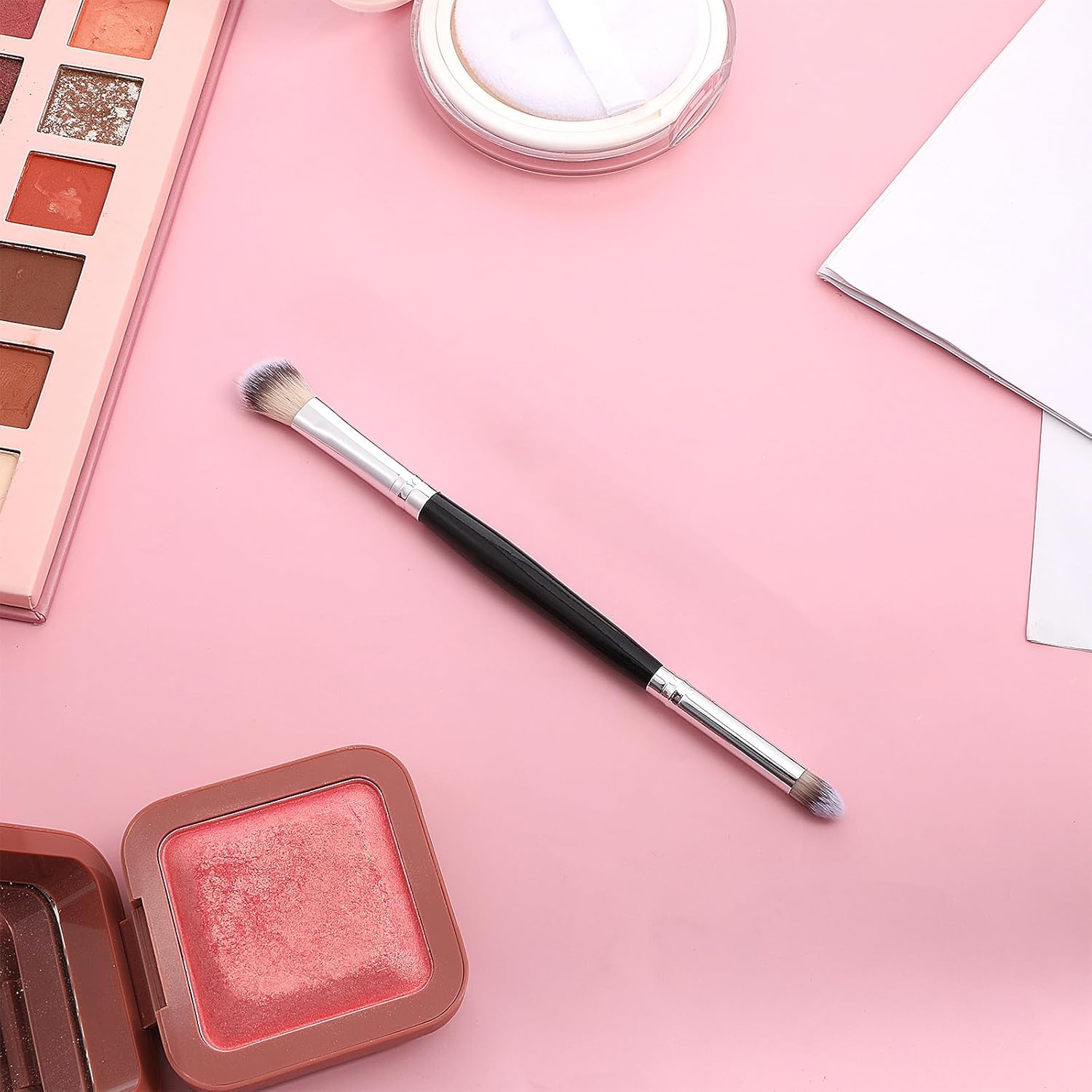 Eyeshadow Brush Smudge Brushes 2 in 1 Eyeshadow Double Ended Blending Brushes Eye Makeup Brush Firm Small Pointed Foundation Applicator Soft Synthetic Bristles for Concealer Eyebrows Eyeliner