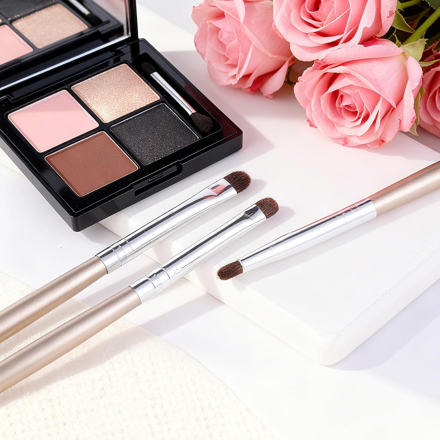 6 PCS Mini Eyeliner Smudge Brush Small Makeup Brush Eye Liner Brushes Fine Point Precision Eyeshadow Brushes for Gel Cream Liquid Concealer Eyeshadow