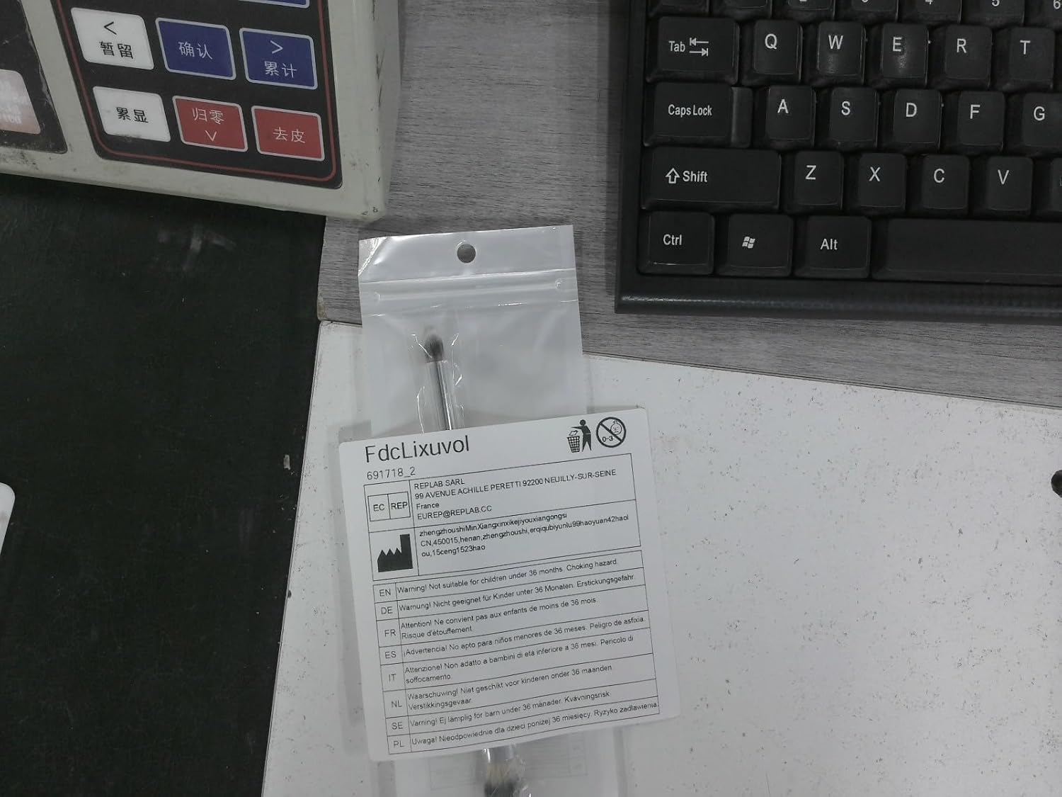 Eyeshadow Brush Smudge Brushes 2 in 1 Eyeshadow Double Ended Blending Brushes Eye Makeup Brush Firm Small Pointed Foundation Applicator Soft Synthetic Bristles for Concealer Eyebrows Eyeliner