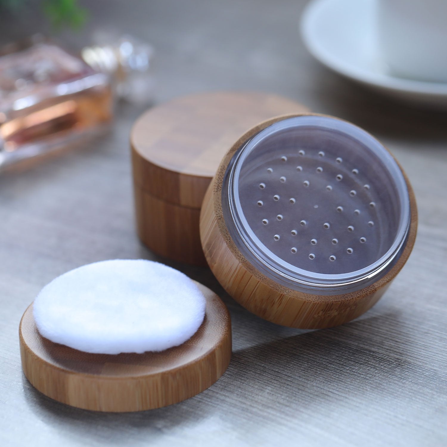 Frienda 30 ml Bamboo Loose Powder Puff and Container Empty Dusting Powder Jar for Body Face Makeup Travel Box Compact Case Holder with Sifter Lids and Puff