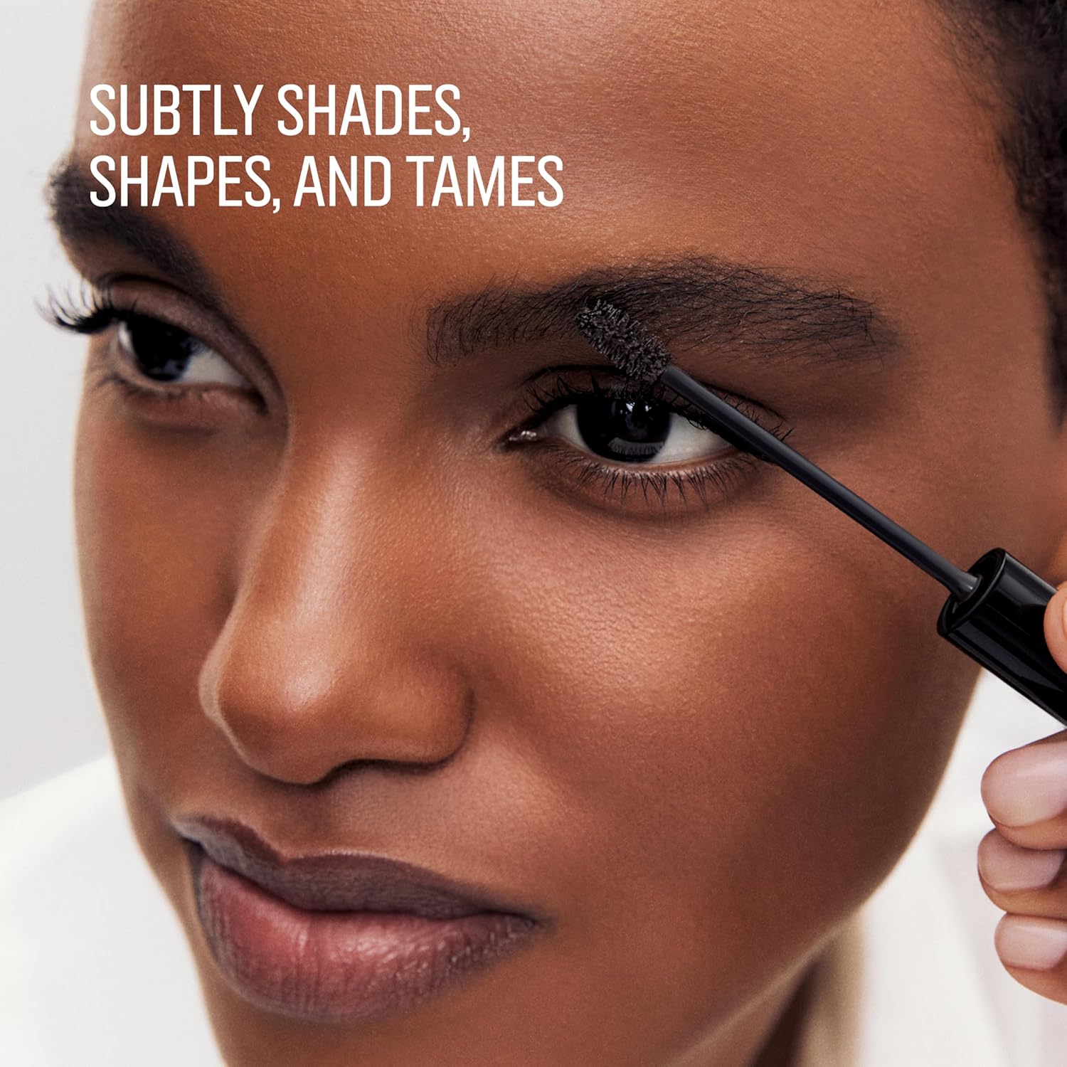 Bobbi Brown Natural Brow Shaper | Versatile Eyebrow Gel for Natural-Looking Brows | Shade, Shape, & Tame