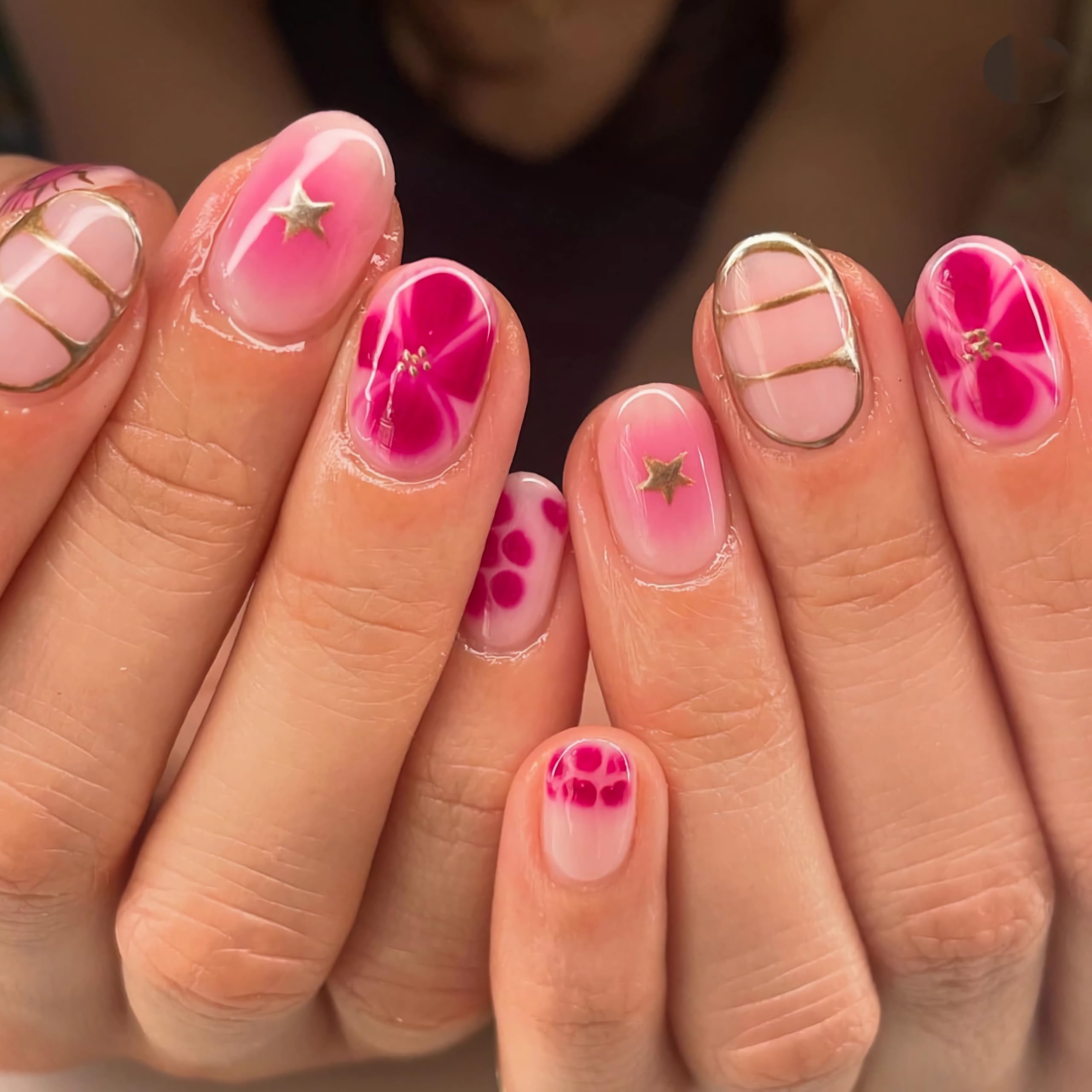 MERVF Oval Press on Nails Medium Pink Aura Fake Nails Flower Glue ons Gold Star Design Round Acrylic Y2K for Women Glossy 24pcs