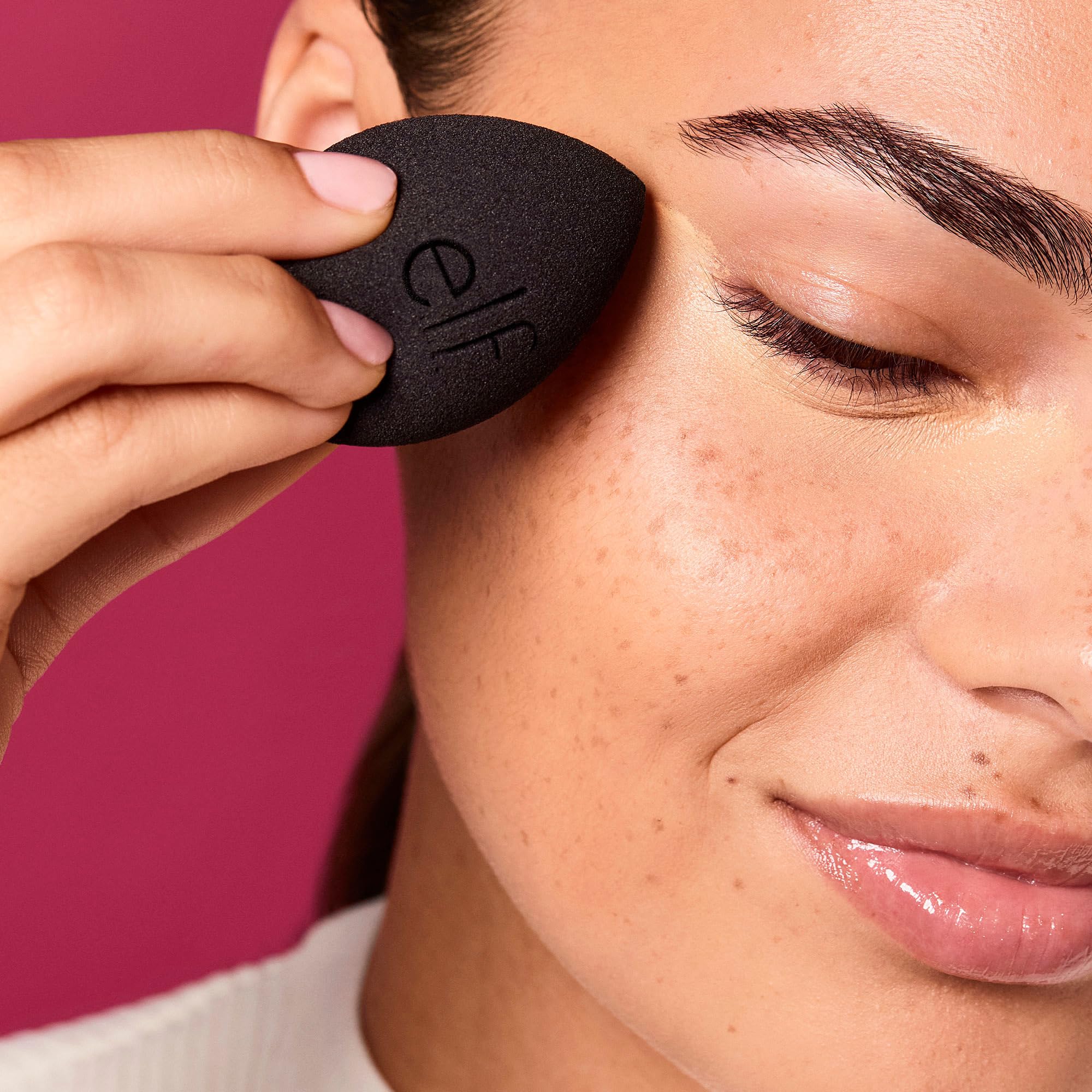 e.l.f. Bounce & Blur Pro Sponge, Multi-Use Makeup Blending Sponge for Cream, Liquid & Powder Formulas, Creates A Blurred Finish, Vegan & Cruelty-Free