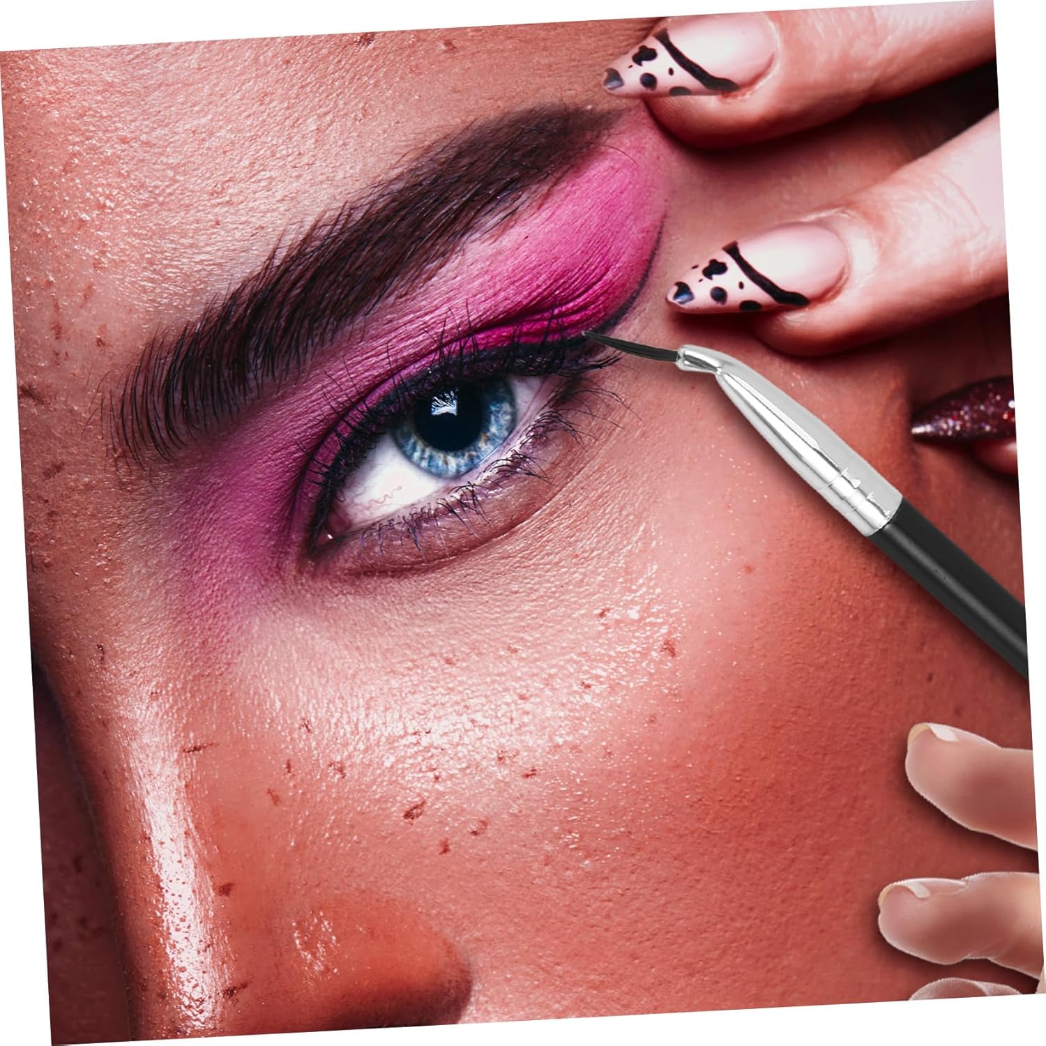 3pcs Angled Eye and Lip Liner Brush with Long Handle Precise Thin Tip for Sharp Lines Multifunctional Solid Makeup Tool for Professional Eyeliner and Lip Liner Application