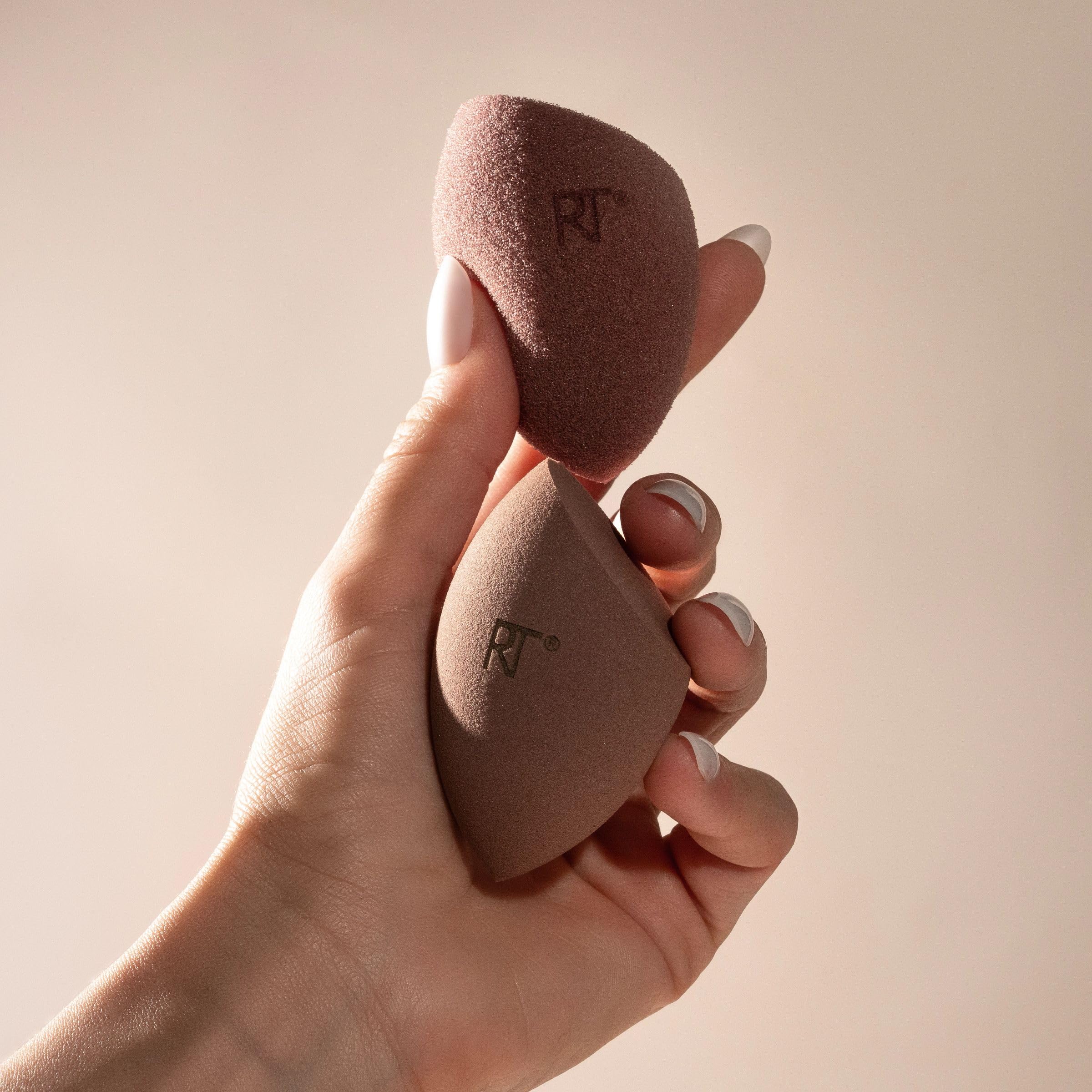 Real Techniques New Nudes Bare Finish Sponge Duo, Beauty Sponges for Liquid Foundation, Skin Tint & Concealer, Light-to-Full Coverage, Latex-Free Makeup Sponges, Cruelty-Free, 2 Count