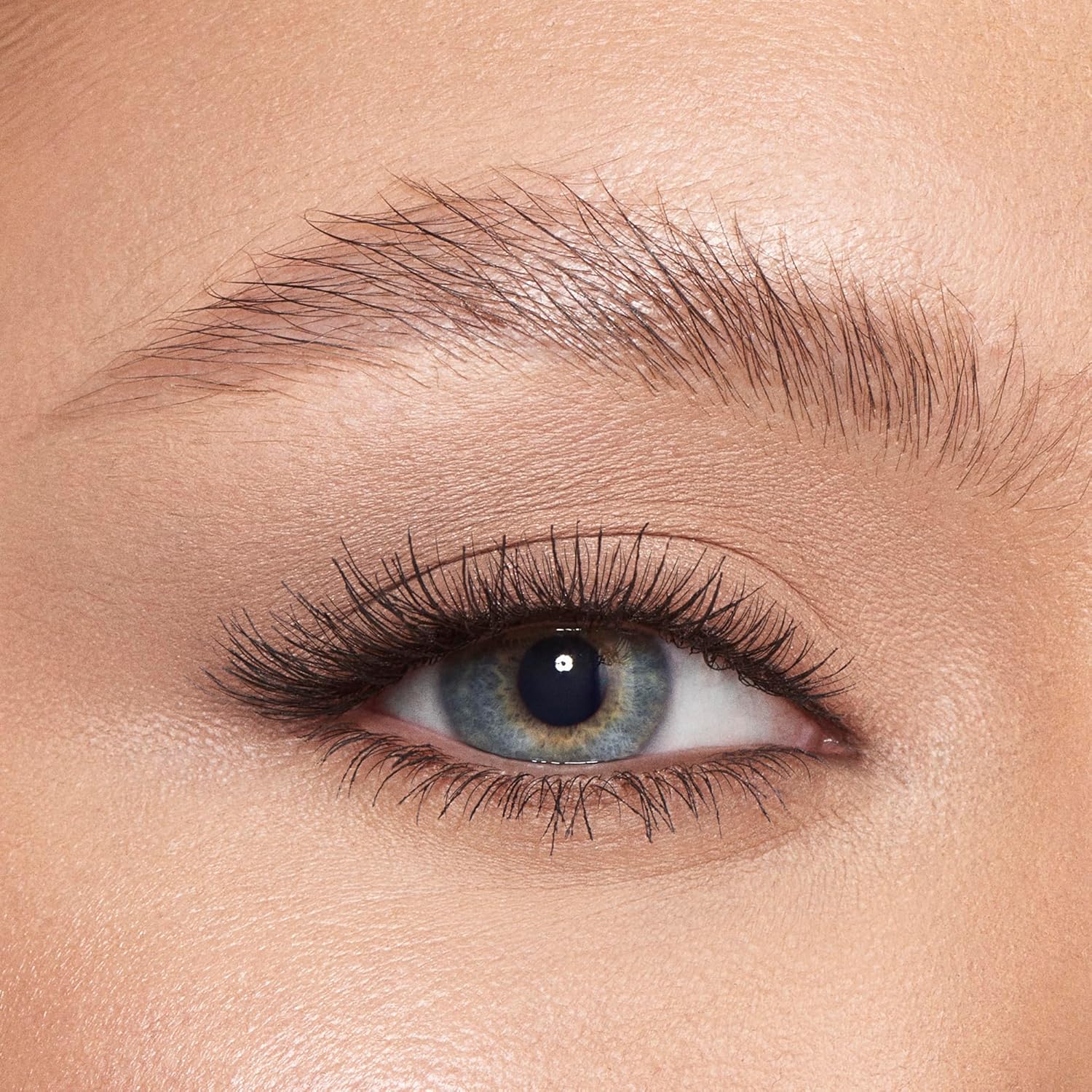 Charlotte Tilbury Brow Fix Clear Eyebrow Gel - 24 Hour Clear Brow Gel to Condition & Set Brows All Day - Non-Stick & Invisible Finish